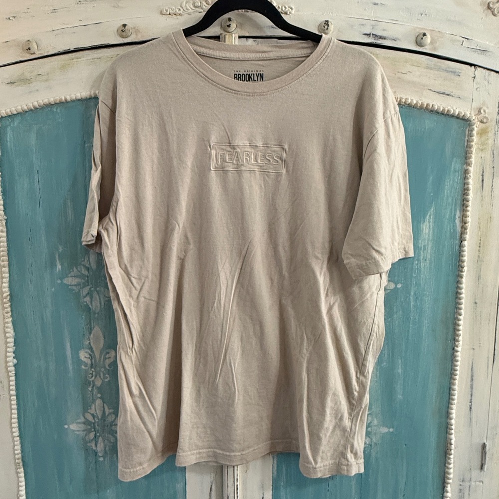 Brooklyn Laundry Mens Fearless Embroidered Box Logo T-Shirt Beige Large L Cotton